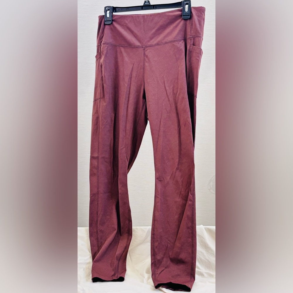Mondetta Women's Deep Burgundy Leggings